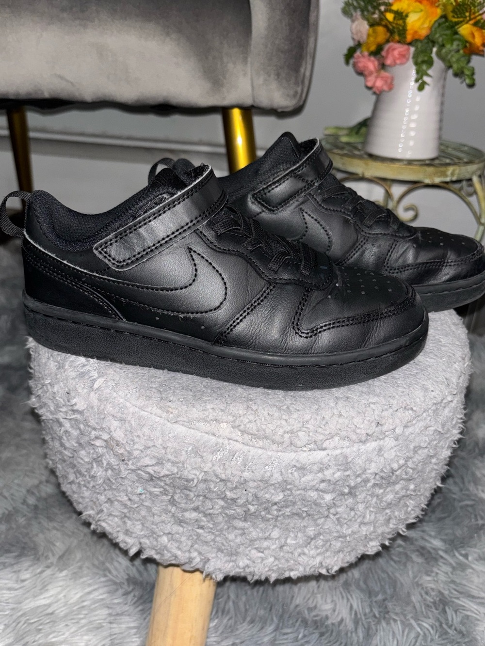 Nike Kids Black Low-Top Velcro Sneakers with Signature Swoosh